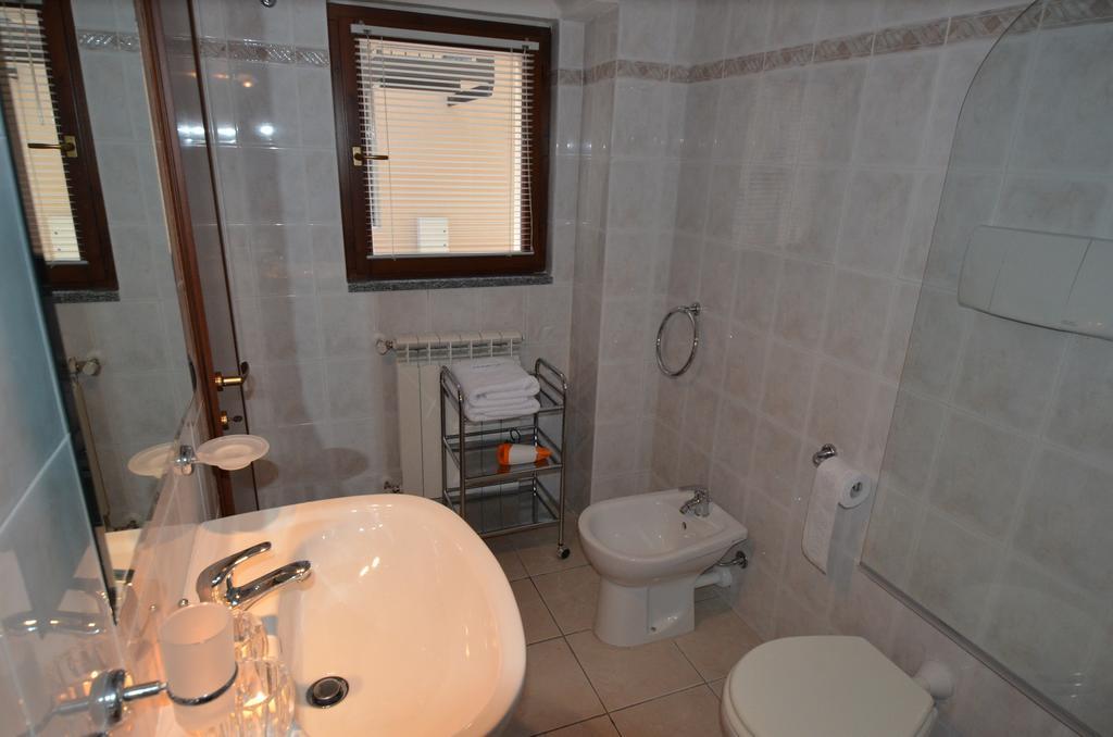 Lake Como View Apartement Allegro Acquaseria Bilik gambar